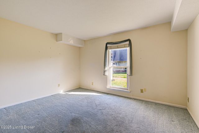 714 La Fontenay Ct, Louisville, KY 40223