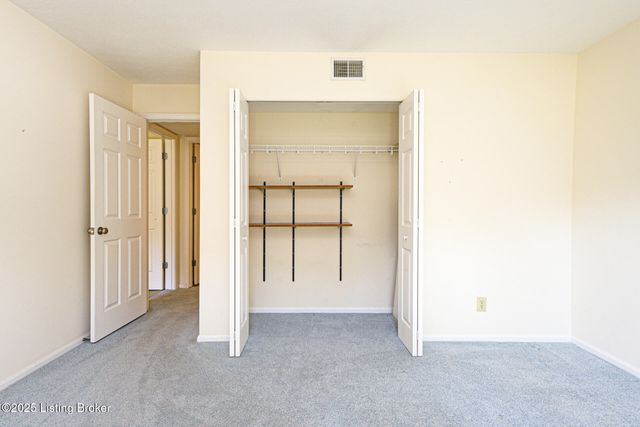 714 La Fontenay Ct, Louisville, KY 40223