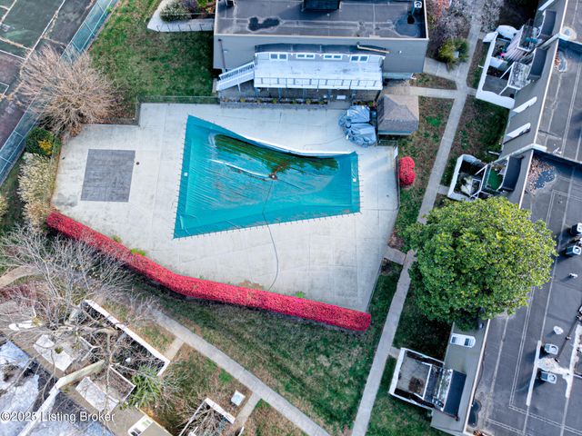 714 La Fontenay Ct, Louisville, KY 40223