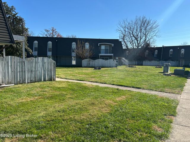 714 La Fontenay Ct, Louisville, KY 40223