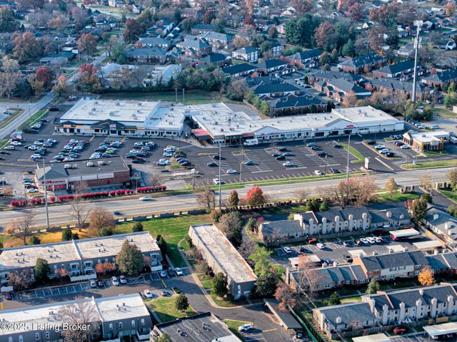 714 La Fontenay Ct, Louisville, KY 40223