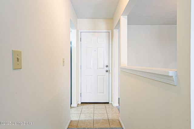 714 La Fontenay Ct, Louisville, KY 40223