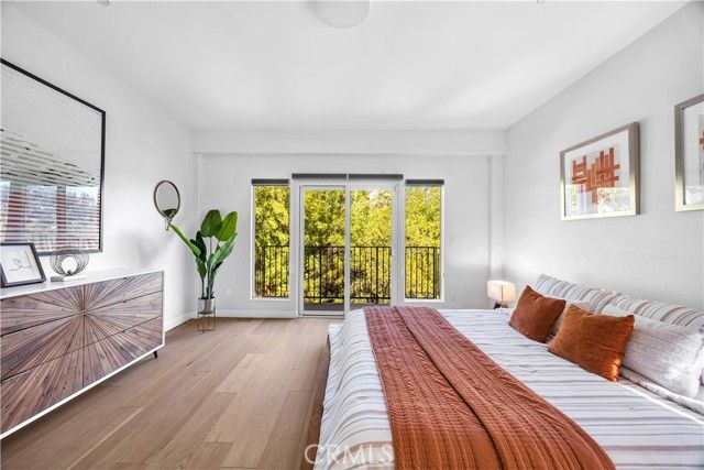 3822 Clayton Avenue, Los Angeles, CA 90027