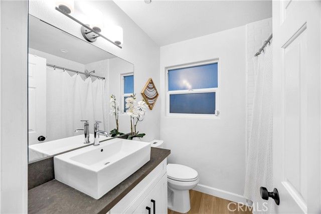 3822 Clayton Avenue, Los Angeles, CA 90027