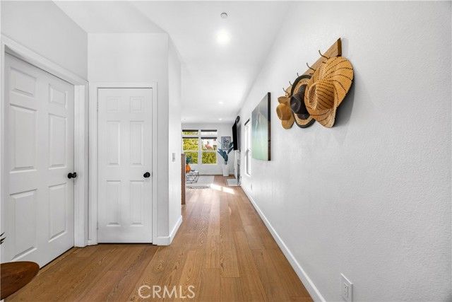 3822 Clayton Avenue, Los Angeles, CA 90027