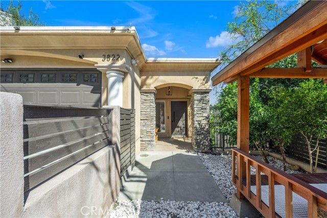 3822 Clayton Avenue, Los Angeles, CA 90027