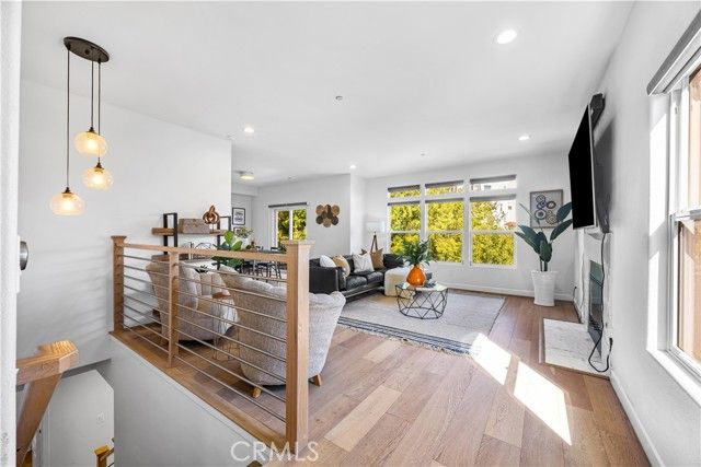 3822 Clayton Avenue, Los Angeles, CA 90027