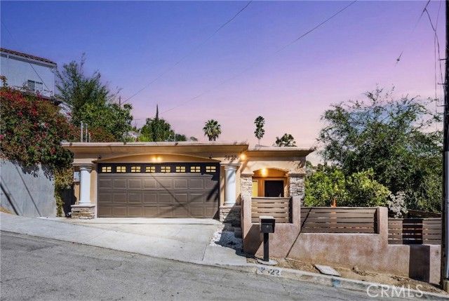 3822 Clayton Avenue, Los Angeles, CA 90027