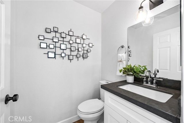 3822 Clayton Avenue, Los Angeles, CA 90027