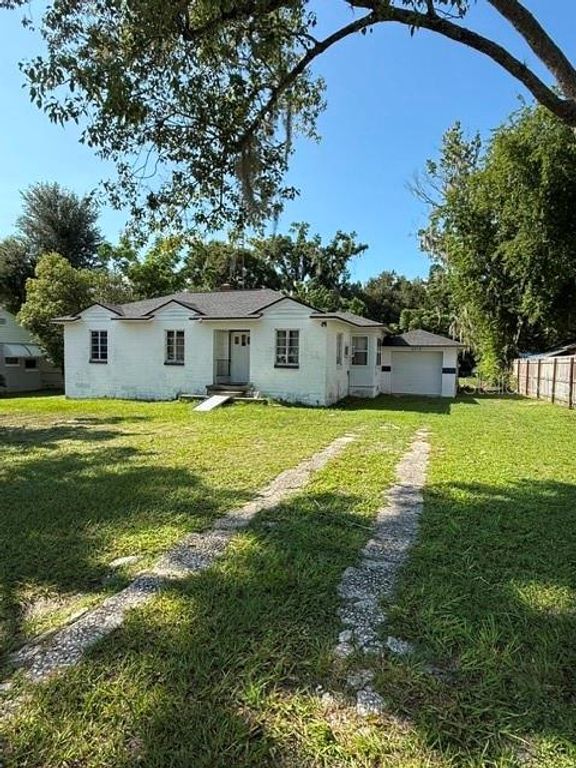 2312 BUTLER STREET, Leesburg, FL 34748