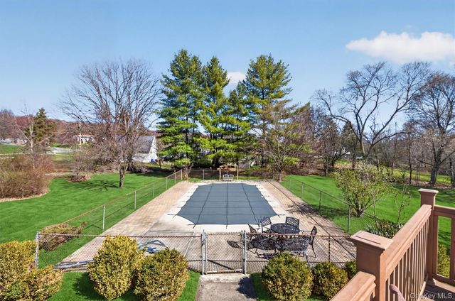15 Rena Marie Circle, Washingtonville, NY 10992