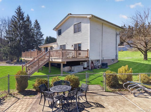 15 Rena Marie Circle, Washingtonville, NY 10992