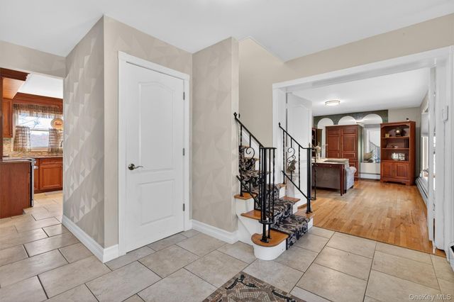 15 Rena Marie Circle, Washingtonville, NY 10992