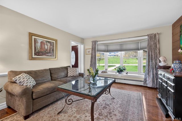 15 Rena Marie Circle, Washingtonville, NY 10992