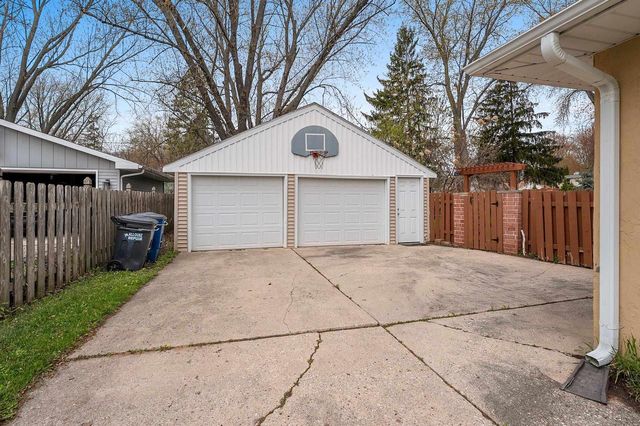 2420 LIBAL STREET, Green Bay, WI 54301
