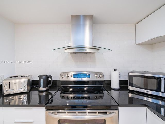 9 Island Ave 2211, Miami Beach, FL 33139