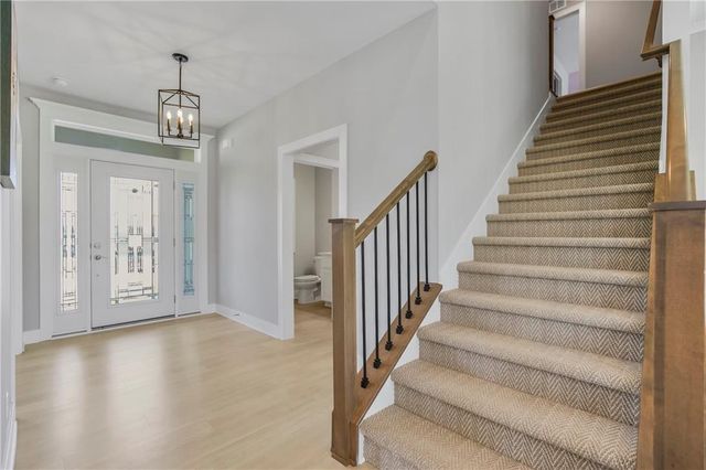6709 NW 105th Street, Kansas City, MO 64154