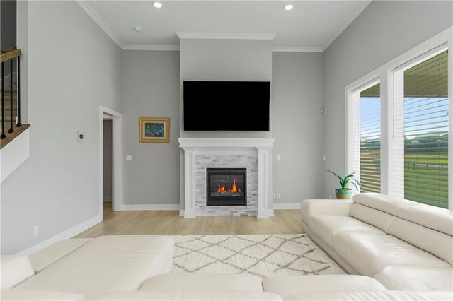 6709 NW 105th Street, Kansas City, MO 64154