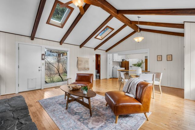 1119 NE 9th Street, Bend, OR 97701