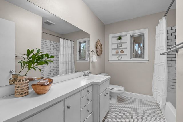 1119 NE 9th Street, Bend, OR 97701