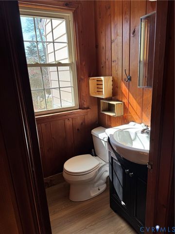 7803 Hermitage Rd, Henrico, VA 23228