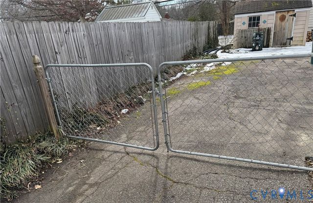 7803 Hermitage Rd, Henrico, VA 23228