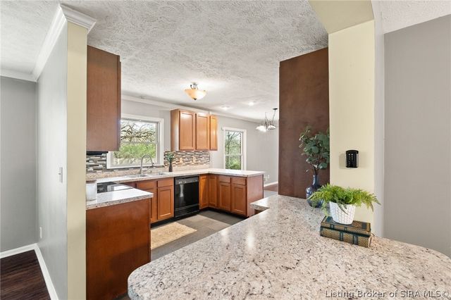 1103 Carriage Lane, New Albany, IN 47150