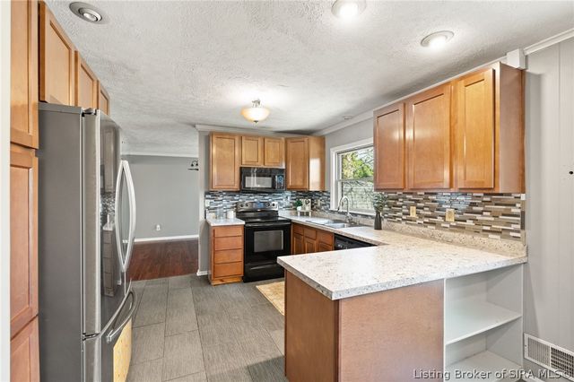 1103 Carriage Lane, New Albany, IN 47150