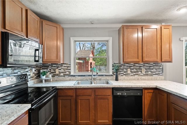 1103 Carriage Lane, New Albany, IN 47150