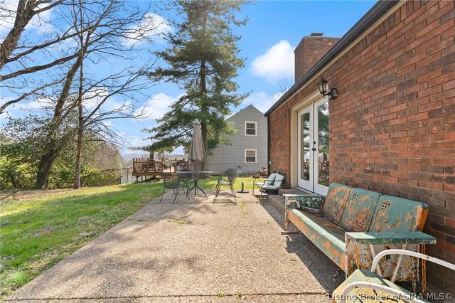 1103 Carriage Lane, New Albany, IN 47150