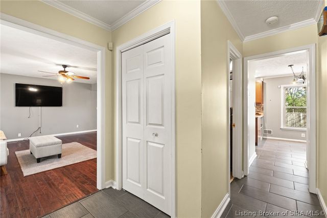 1103 Carriage Lane, New Albany, IN 47150