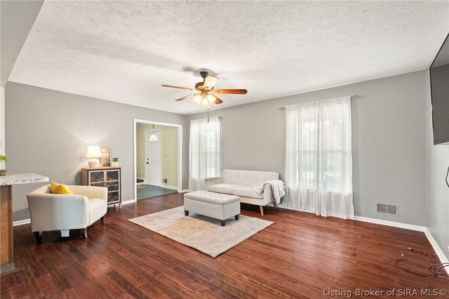 1103 Carriage Lane, New Albany, IN 47150