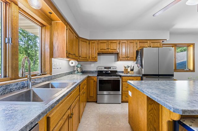 21060 Victory Lane, Taylors Falls, MN 55084