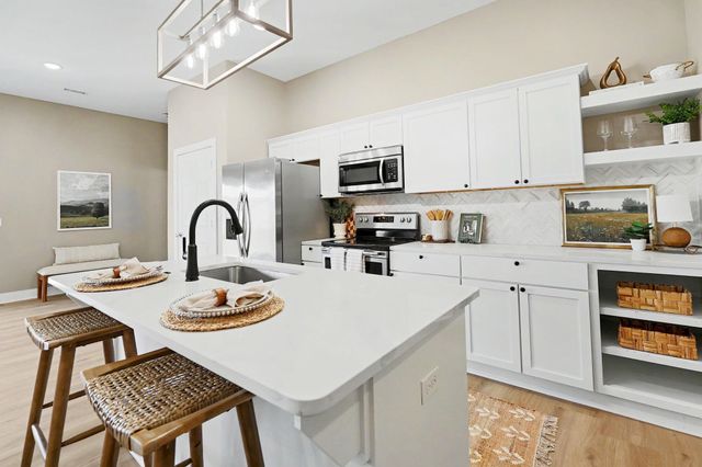 724 N Redbud Ave, Valley Center, KS 67147