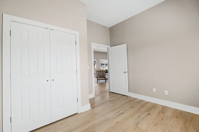 724 N Redbud Ave, Valley Center, KS 67147