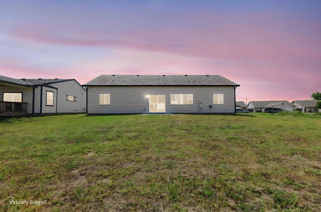 724 N Redbud Ave, Valley Center, KS 67147