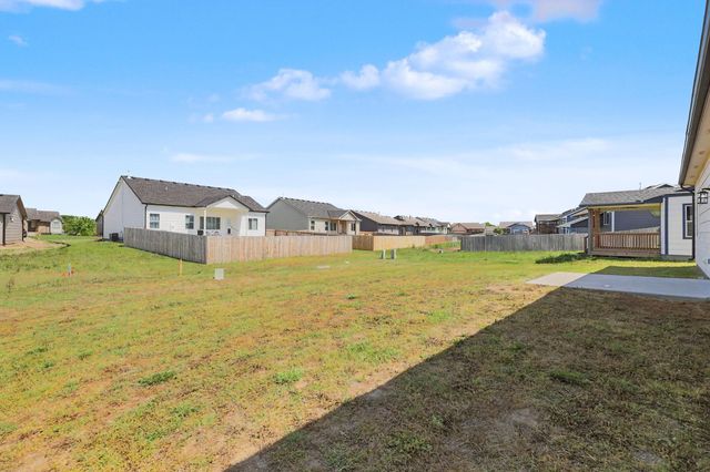 724 N Redbud Ave, Valley Center, KS 67147