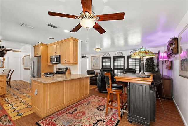 1206 NW 11th TER, Cape Coral, FL 33993