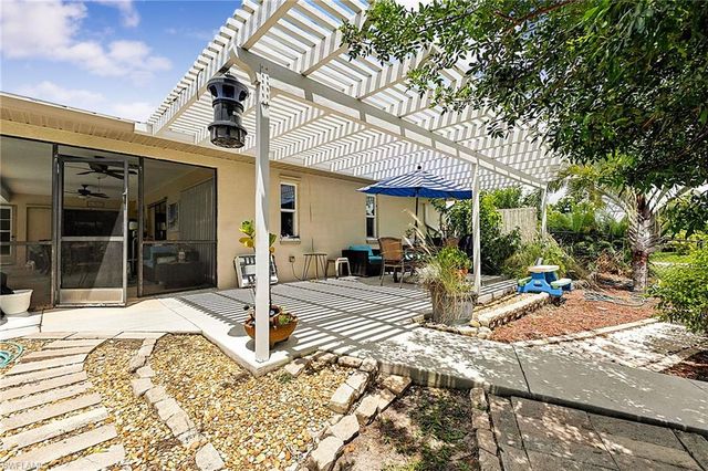 1206 NW 11th TER, Cape Coral, FL 33993