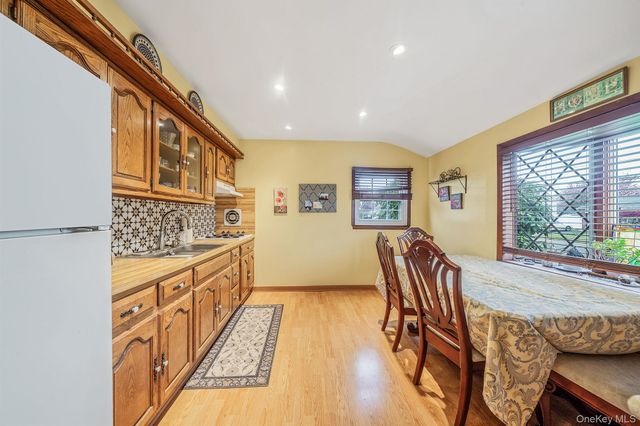 312 W 16th Street, Deer Park, NY 11729