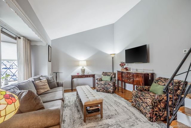 312 W 16th Street, Deer Park, NY 11729