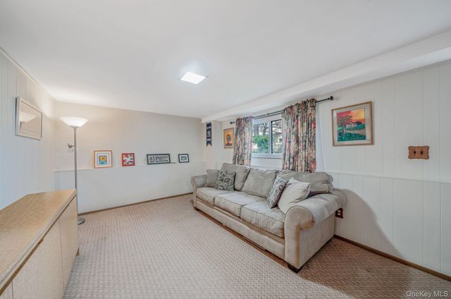312 W 16th Street, Deer Park, NY 11729