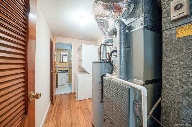 312 W 16th Street, Deer Park, NY 11729