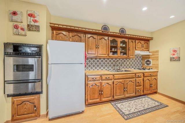 312 W 16th Street, Deer Park, NY 11729