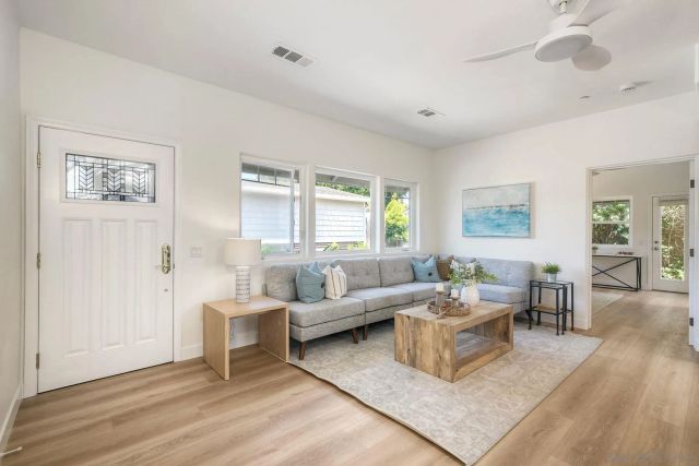 1027-29 Knowles Ave, Carlsbad, CA 92008