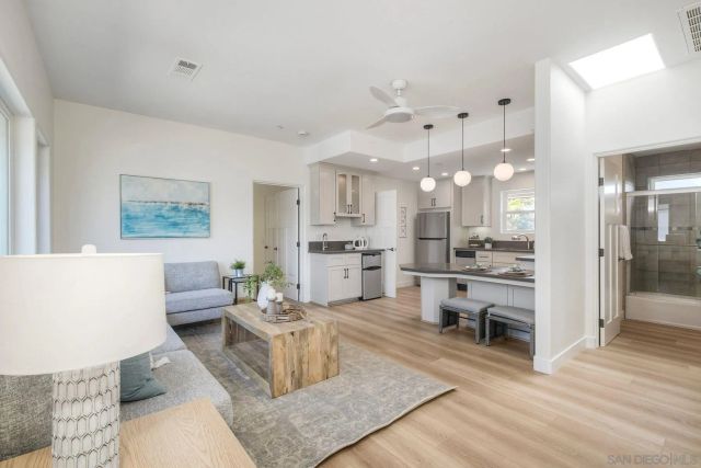 1027-29 Knowles Ave, Carlsbad, CA 92008