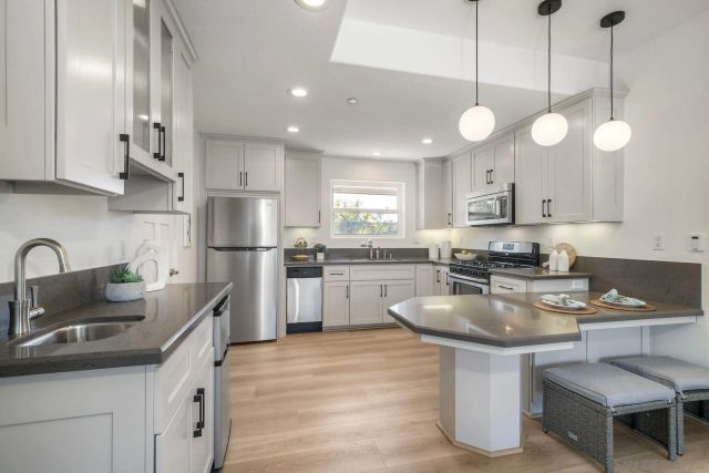 1027-29 Knowles Ave, Carlsbad, CA 92008