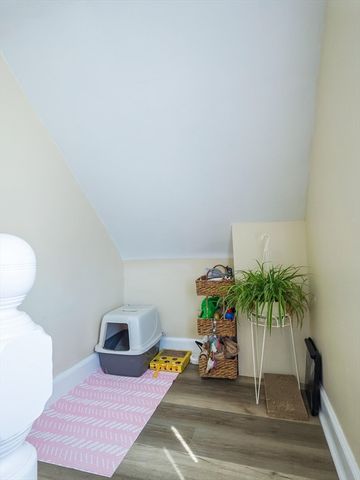 17 Lombard St, Springfield, MA 01105