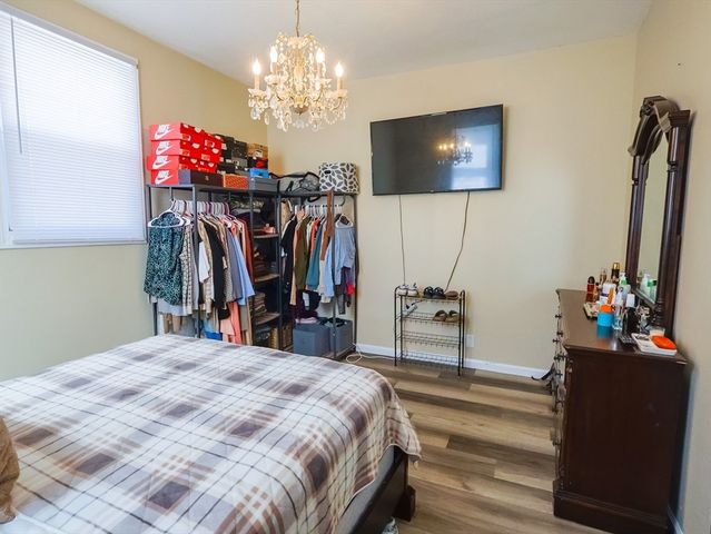17 Lombard St, Springfield, MA 01105