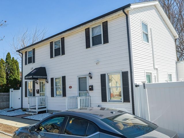 17 Lombard St, Springfield, MA 01105